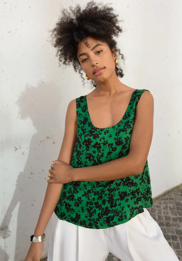 dbardeur_tejo_green_flowers_3.webp Store Débardeur TEJO Tops & Tees