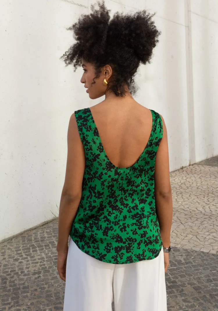 dbardeur_tejo_green_flowers_5.webp Store Débardeur TEJO Tops & Tees