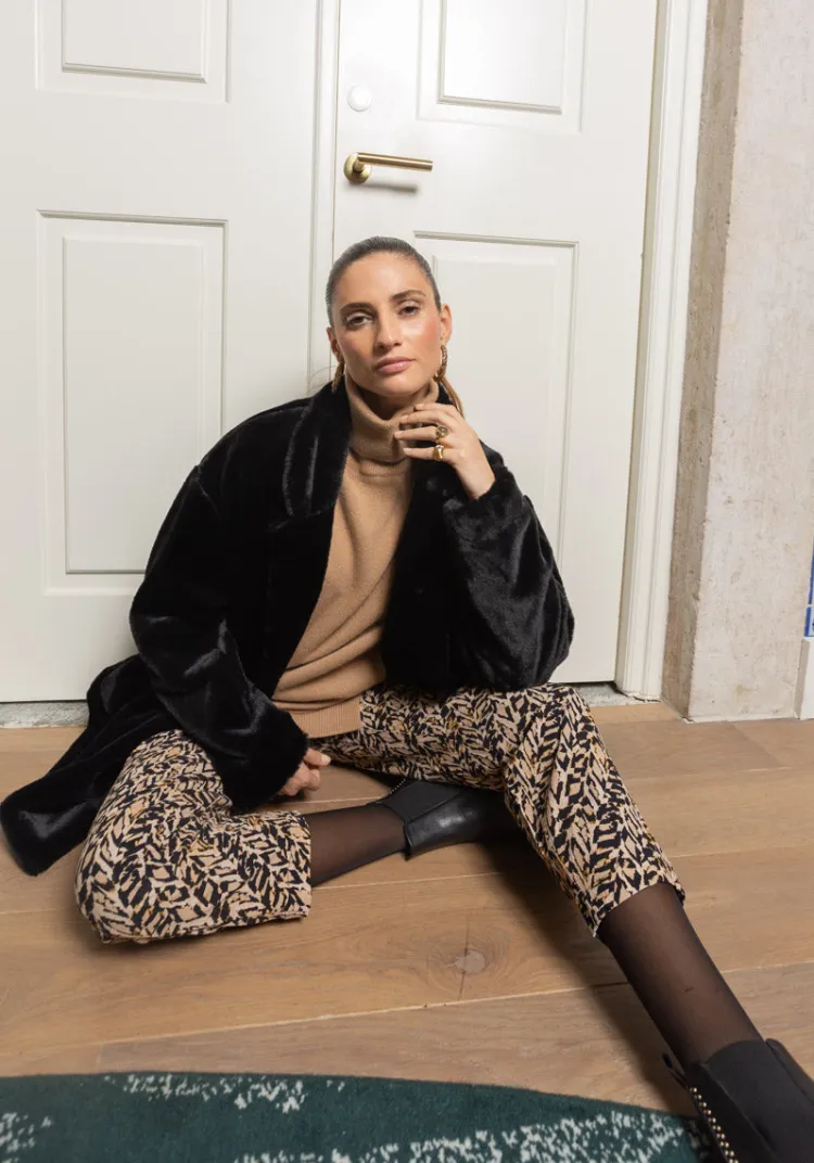 manteau_ramos_fur_black_6.webp Outlet Manteau RAMOS Fur Black Jackets And Coats
