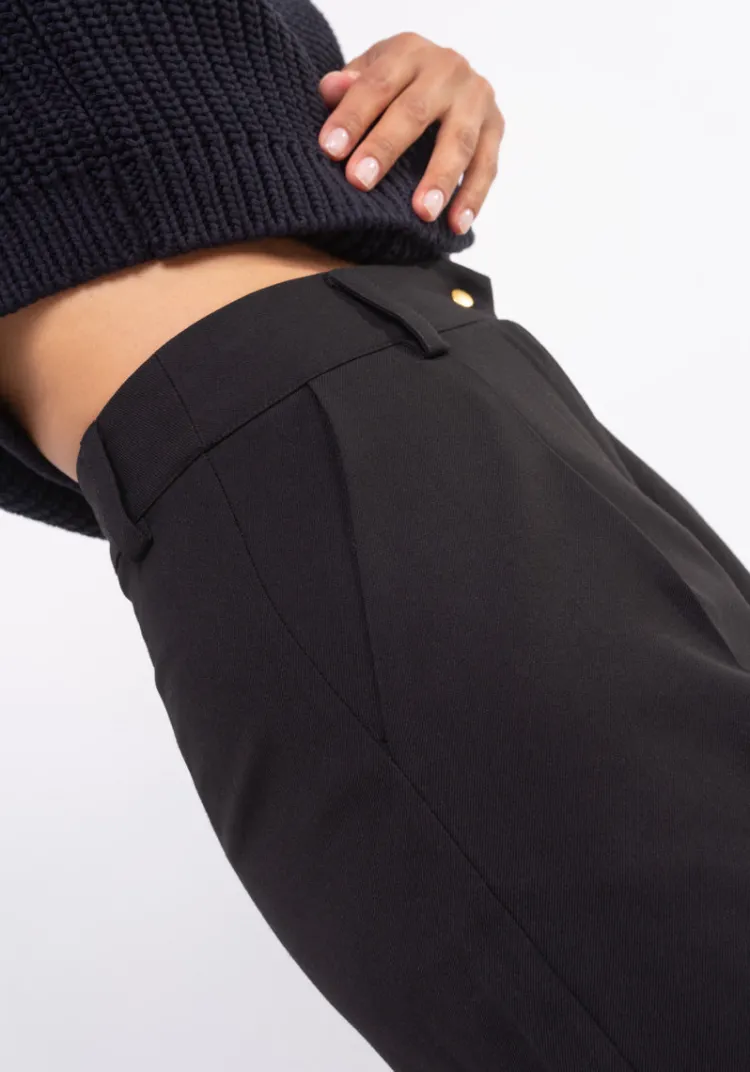 short_fica_noir_3.webp Store Short FICA Jupes & Shorts