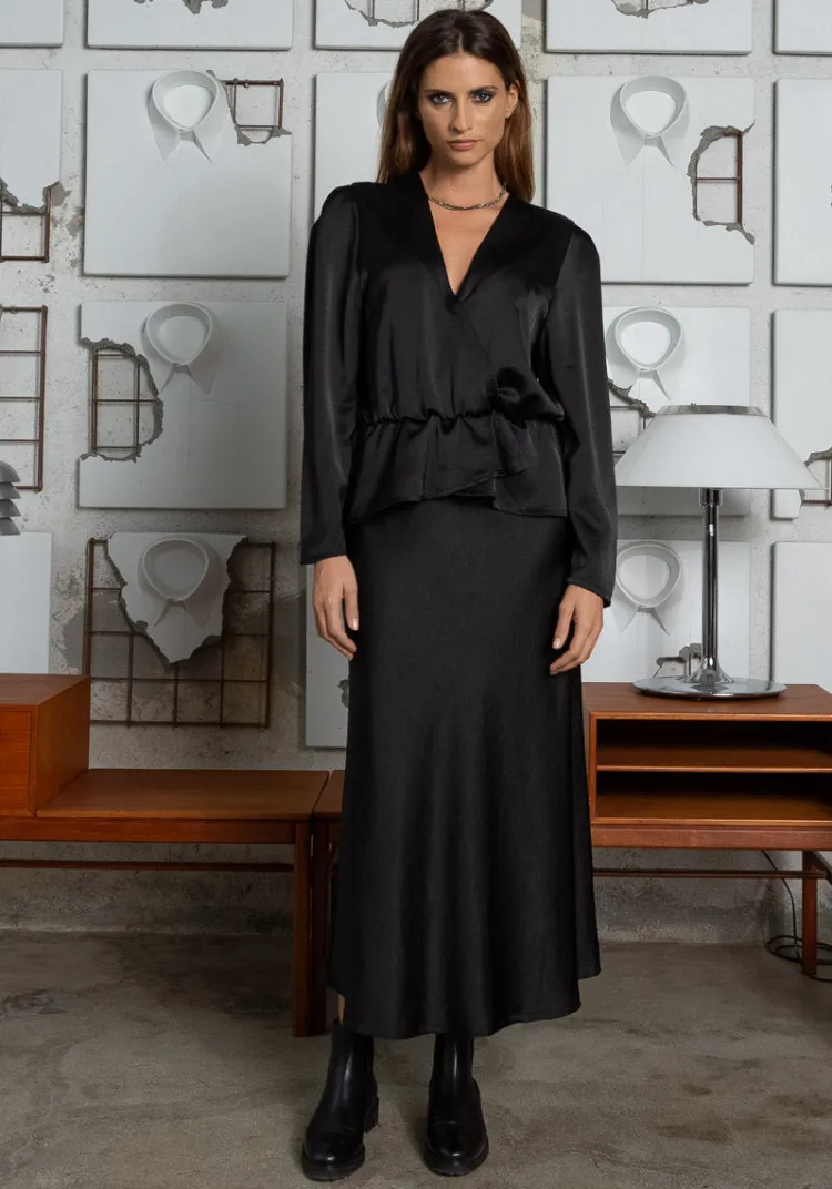 top_mara_satin_black_6.webp Hot Top MARA Tops & Tees