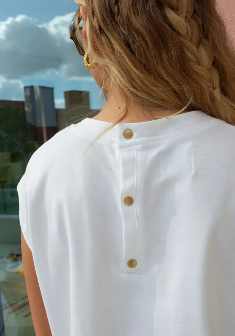 top_veia_white_6.webp Best Top VEIA Tops & Tees